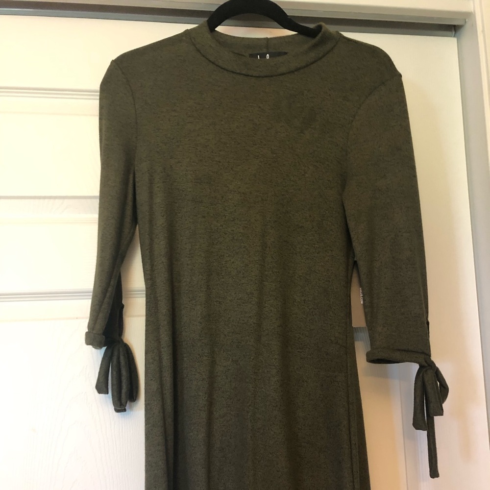 Lulus dress green tie knot sleeves
